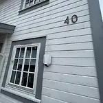 Apartment Super Fresh With Garden Wifi Ev Carger *